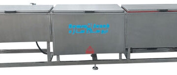 معرفی دستگاه شستشوی التراسونیک دستگاه شستشوی اولتراسونیک (Ultrasonic Cleaner Machine) با ایجاد امواجی با فرکانس بین 20 تا 45 کیلوهرتز باعث ایجاد حباب های ریزی می شود. انفجار این حباب های تولید شده، انرژی زیادی تولید می کند که هر گونه آلودگی را از سطوح، گوشه ها و درزها جدا می کند.