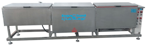 معرفی دستگاه شستشوی التراسونیک دستگاه شستشوی اولتراسونیک (Ultrasonic Cleaner Machine) با ایجاد امواجی با فرکانس بین 20 تا 45 کیلوهرتز باعث ایجاد حباب های ریزی می شود. انفجار این حباب های تولید شده، انرژی زیادی تولید می کند که هر گونه آلودگی را از سطوح، گوشه ها و درزها جدا می کند.